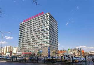 松江区压板机吊装就位